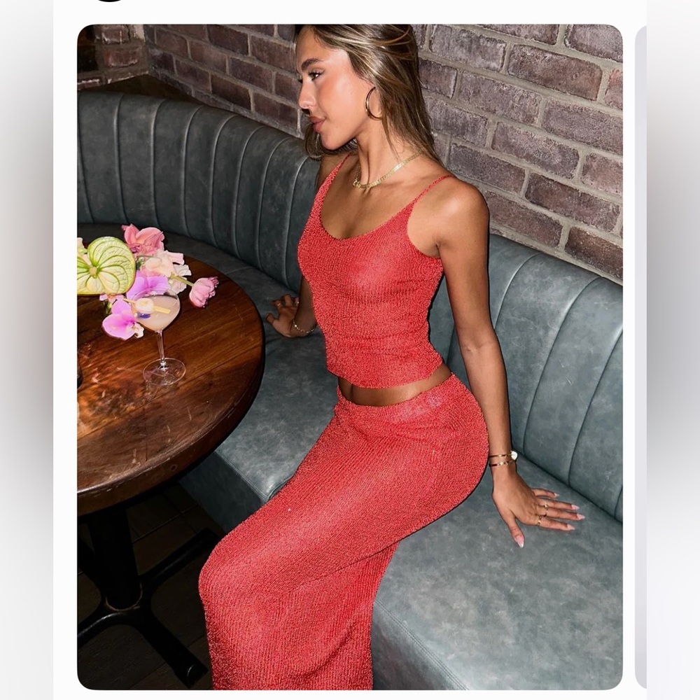 Elegant Red Knit Skirt Set white fox